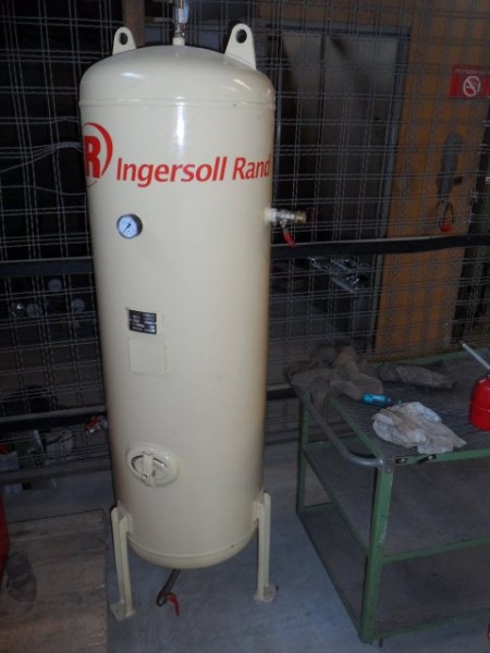 Caldaia aria Ingersoll Rand compressa 10 bar 300 L