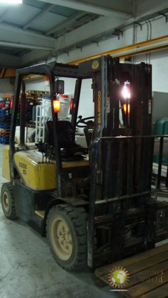 Carretilla elevadora gasil DAEWOO DOOSAN D25S-3 de 2.500 Kg de capacidad