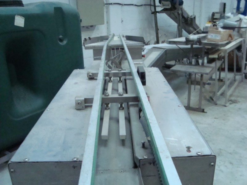 Tape conveyor 