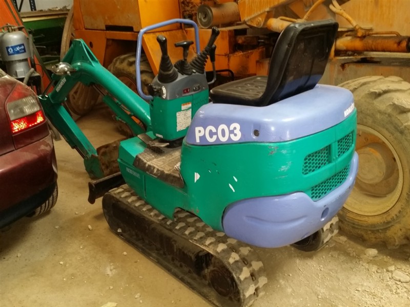 Excavadora compacta Komatsu PC03