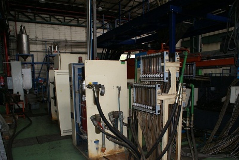 Machine de moulage par injection Sandretto 1500 tonnes