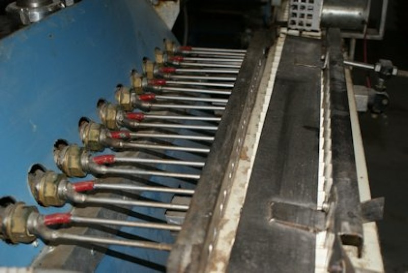 Machine  injection pour la formation de colle solide, injection de coller