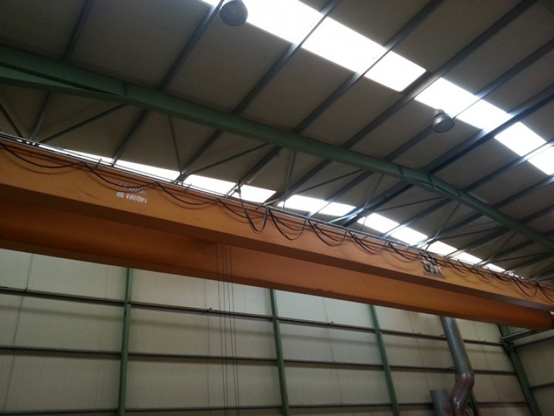 GH 2003 10-тонный кран, 27 метров дневного света