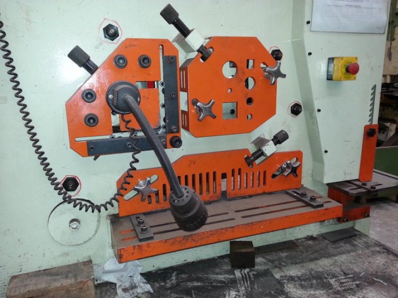 Punzonadora cizalla Blecken modelo CU125SD