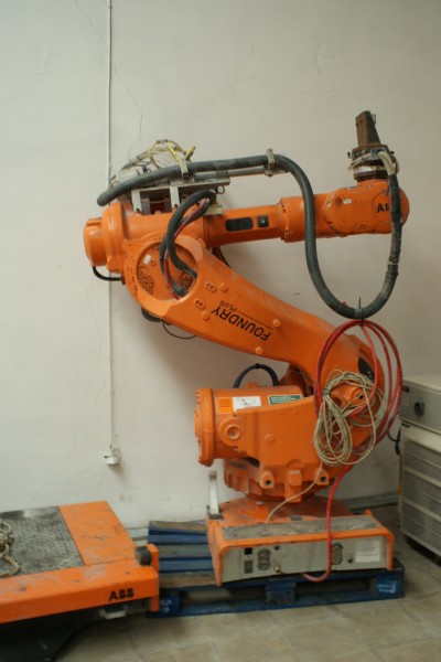 Robot antropomorfo de 6 ejes ABB