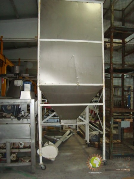 Stainless hoppers of 4,000 L for solids with wheels